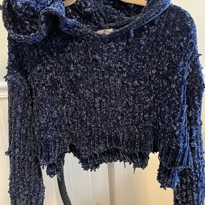 Fuzzy cropped sweater